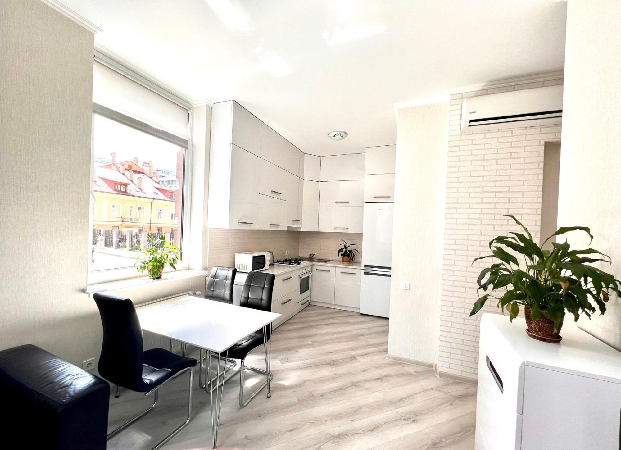 Osapart Beautiful Apartment In A Complex Semycvit Lviv Luaran gambar